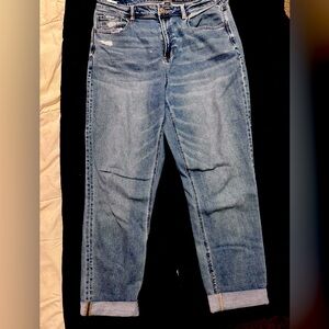 American Eagle Mom fit Jeans